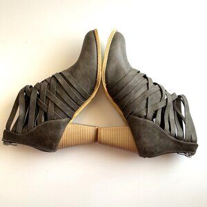 STRAPPY CHUNKY MI IM URBAN-05 ANKLE BOOTS